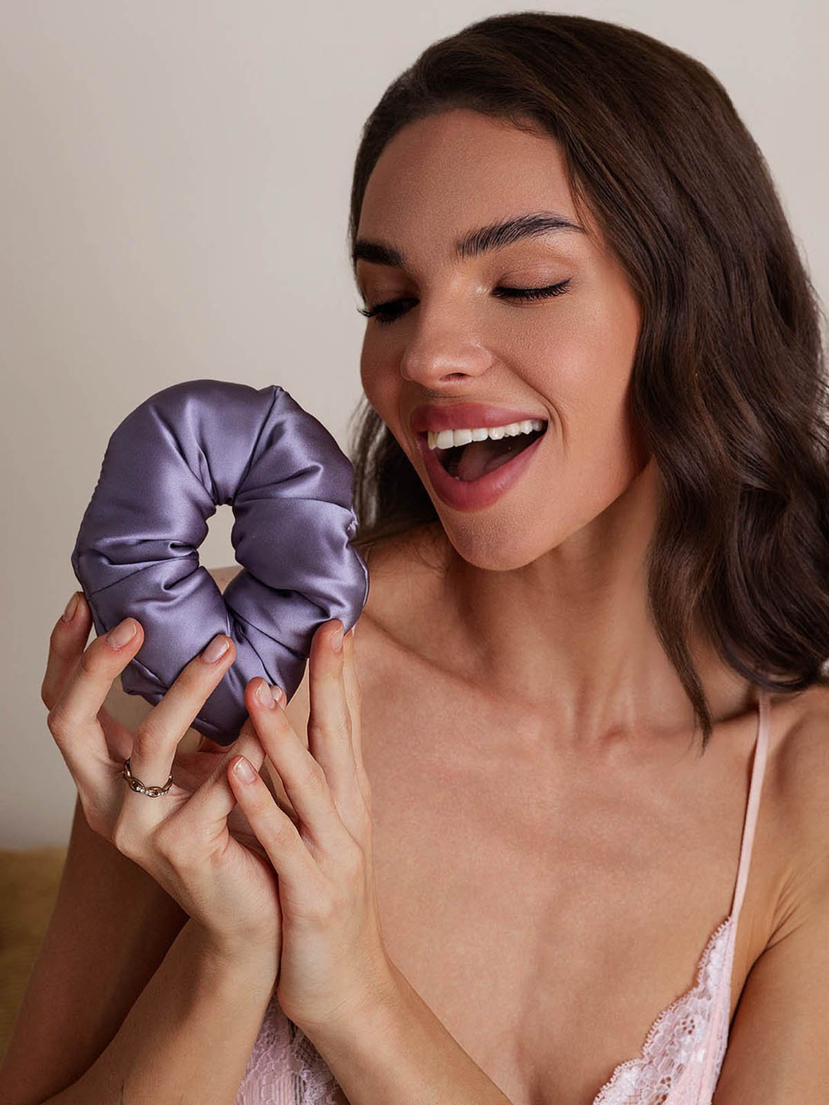 [Deep Purple] SilkSilky  Pure Silk Scrunchie 001