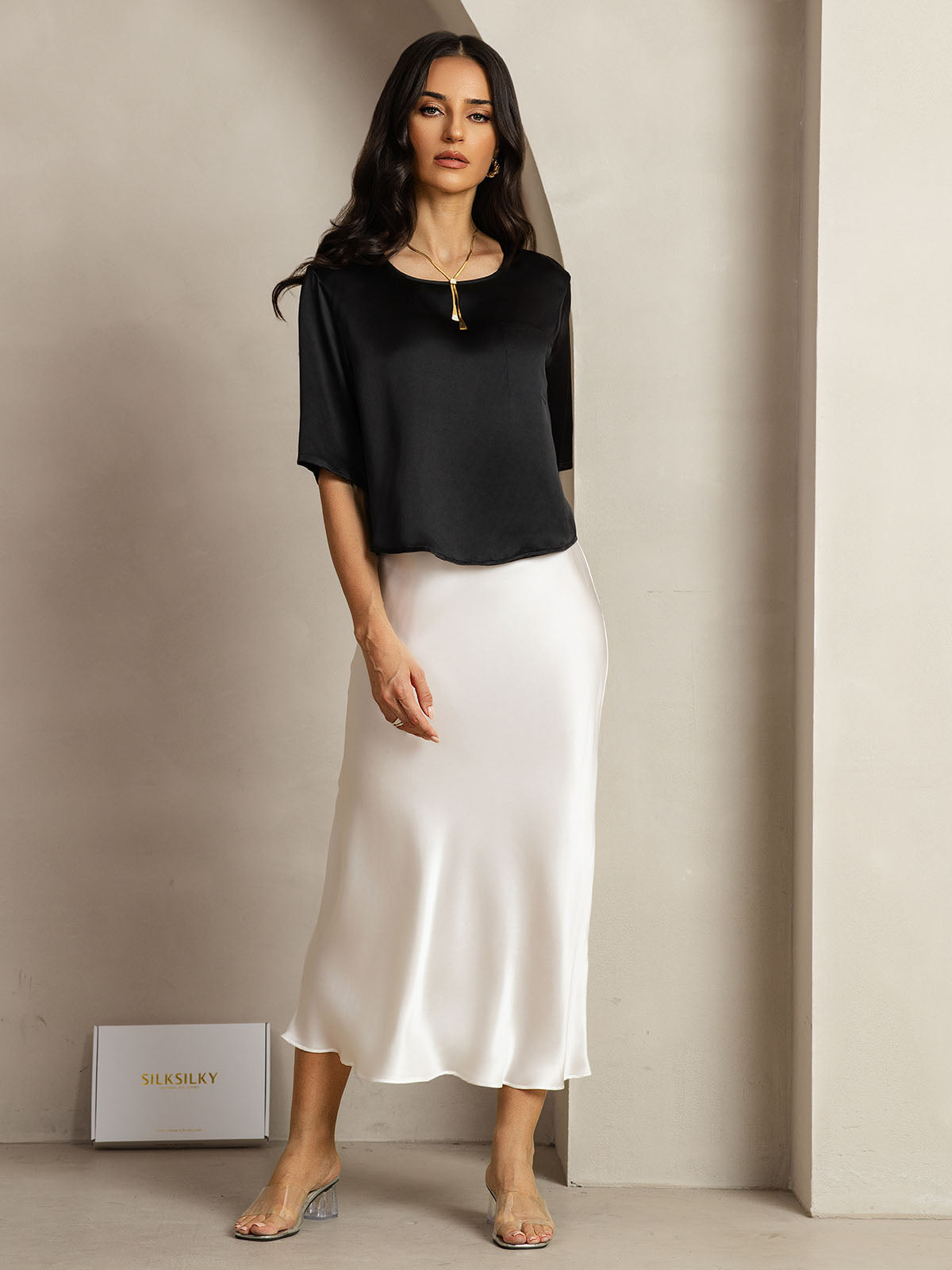 [Black] SilkSilky  Pure Silk Boat Neck Women's T-Shirt 005