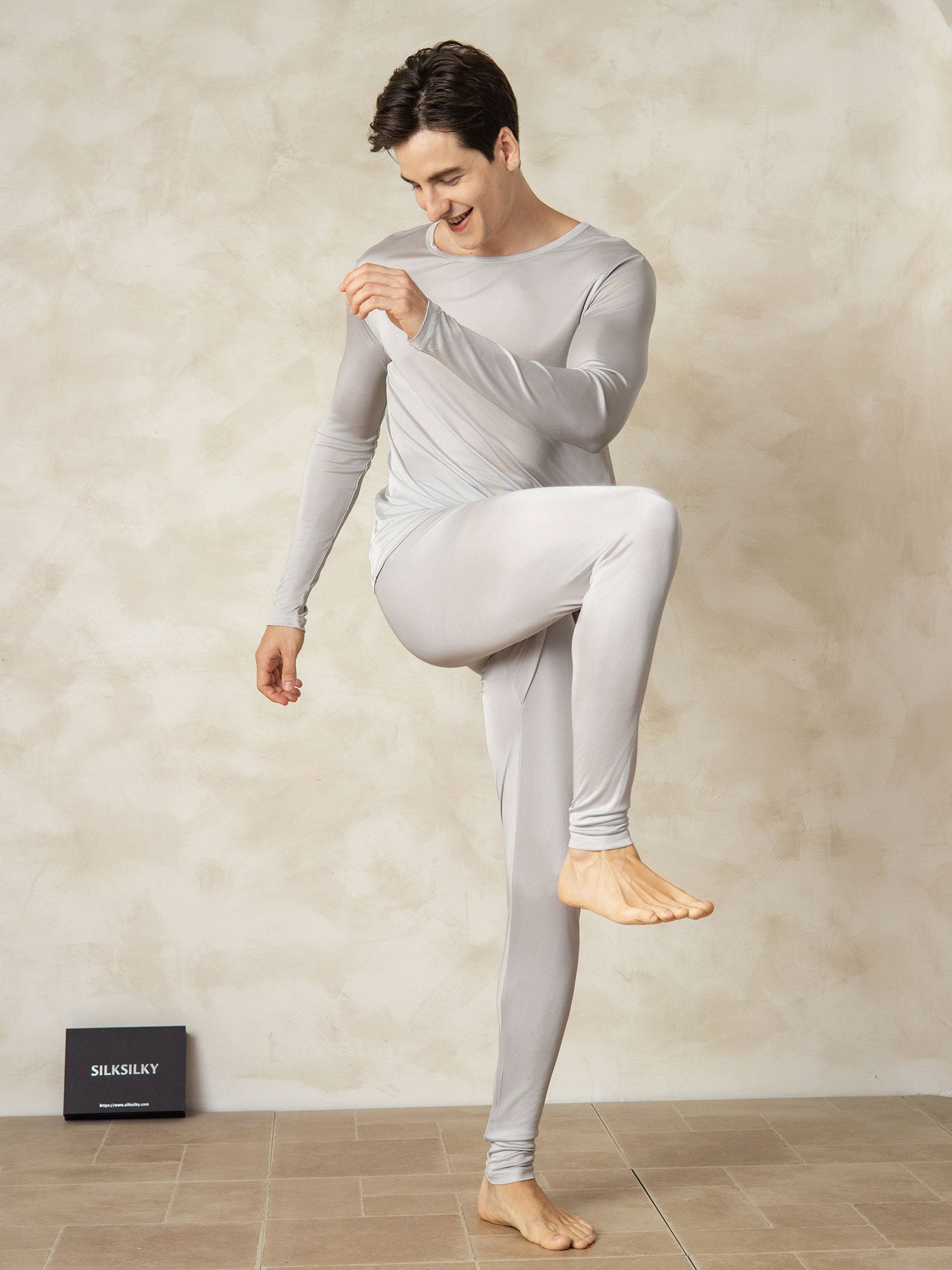 [Silver] SilkSilky Silk Round Neck Men's Pajamas 002