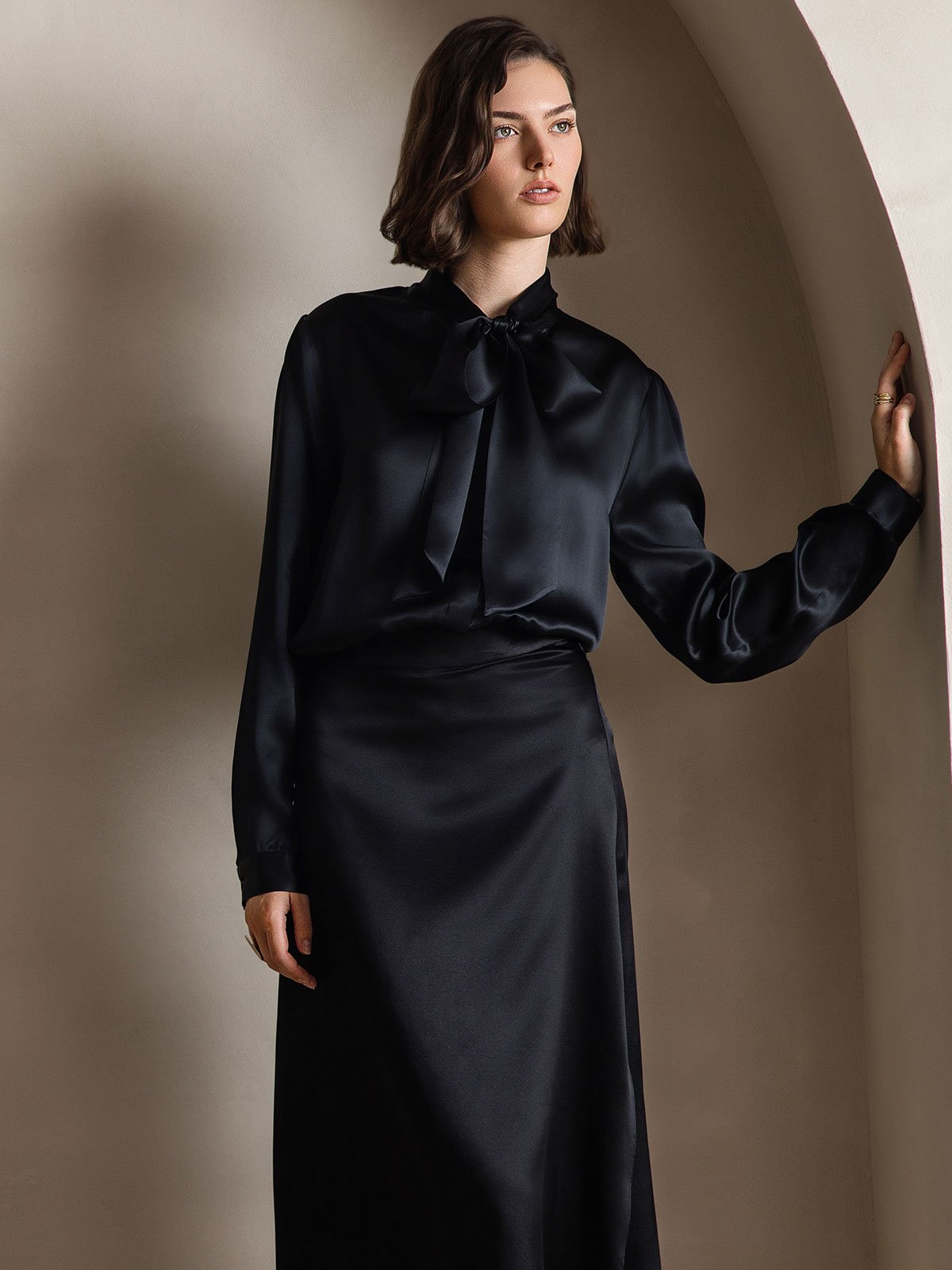 [Black] SilkSilky 19Momme Silk Long Sleeve Tie Neck Women's Shirt 004