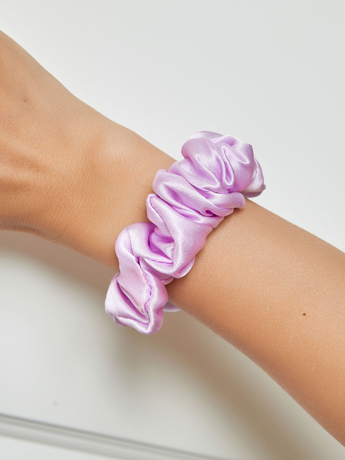 SilkSilky  19Momme Pure Silk Scrunchie Lavender 001