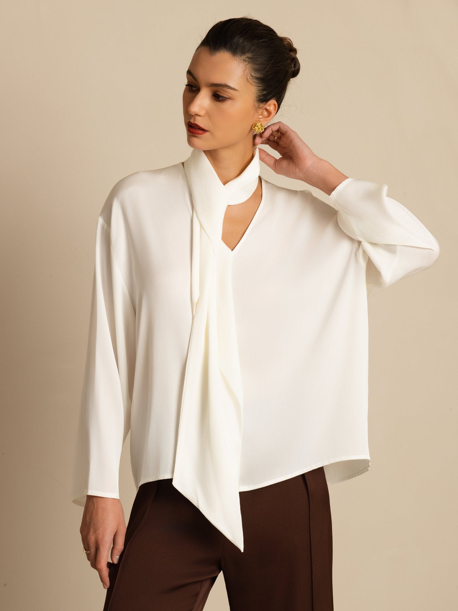 [White] SilkSilky 19Momme Silk Long Sleeve V Neck Blouse 001