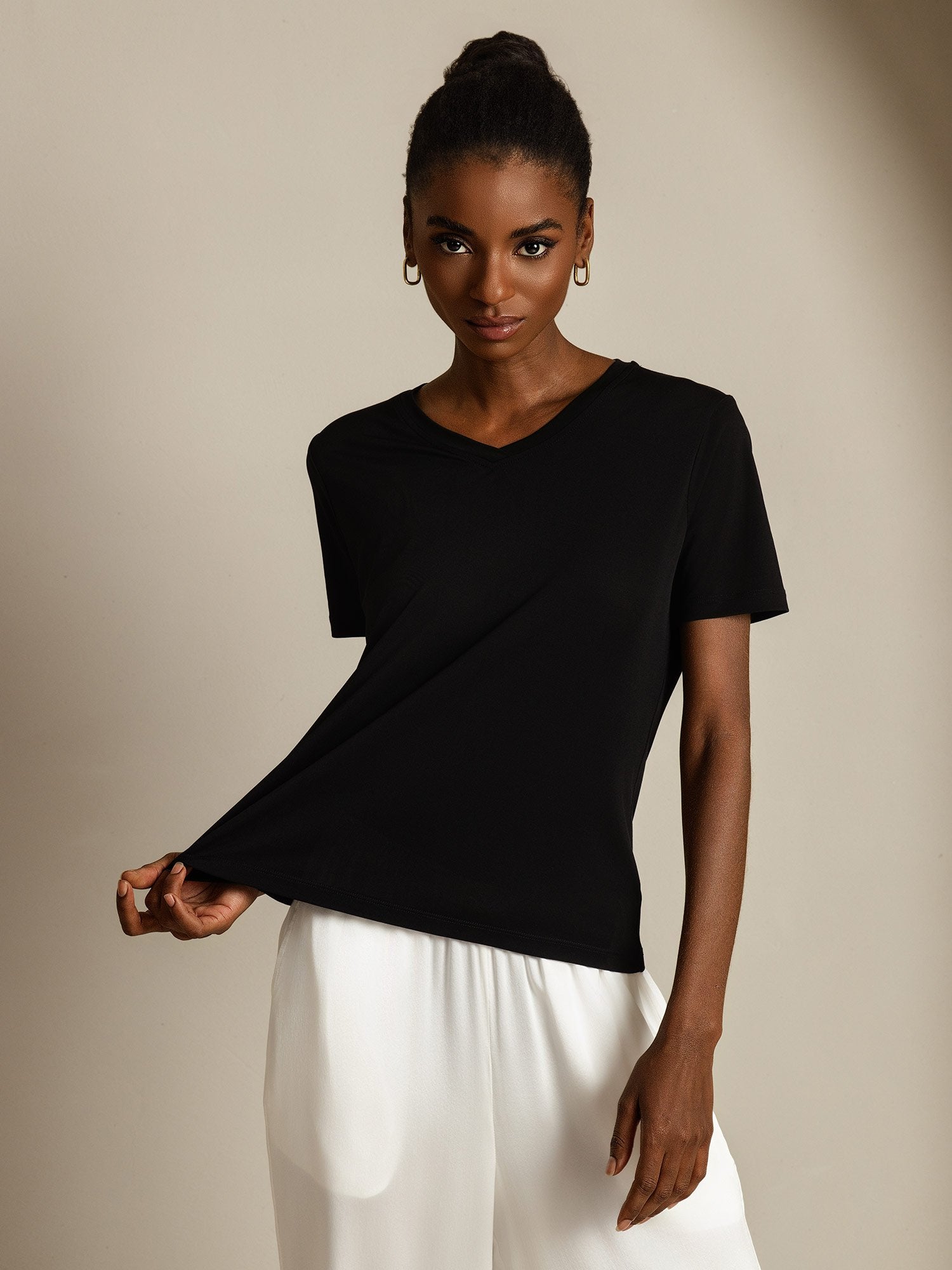 [Black] SilkSilky Pure Silk V Neck Women's T-Shirt 006