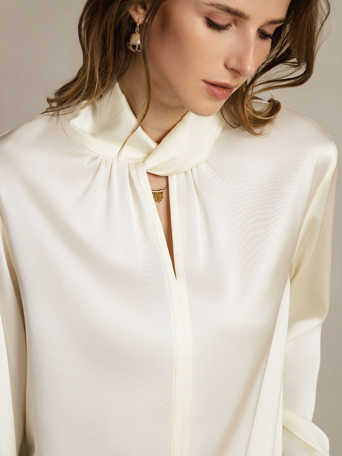 [Ivory] SilkSilky 19Momme Silk Keyhole Neck Women's Shirt 005