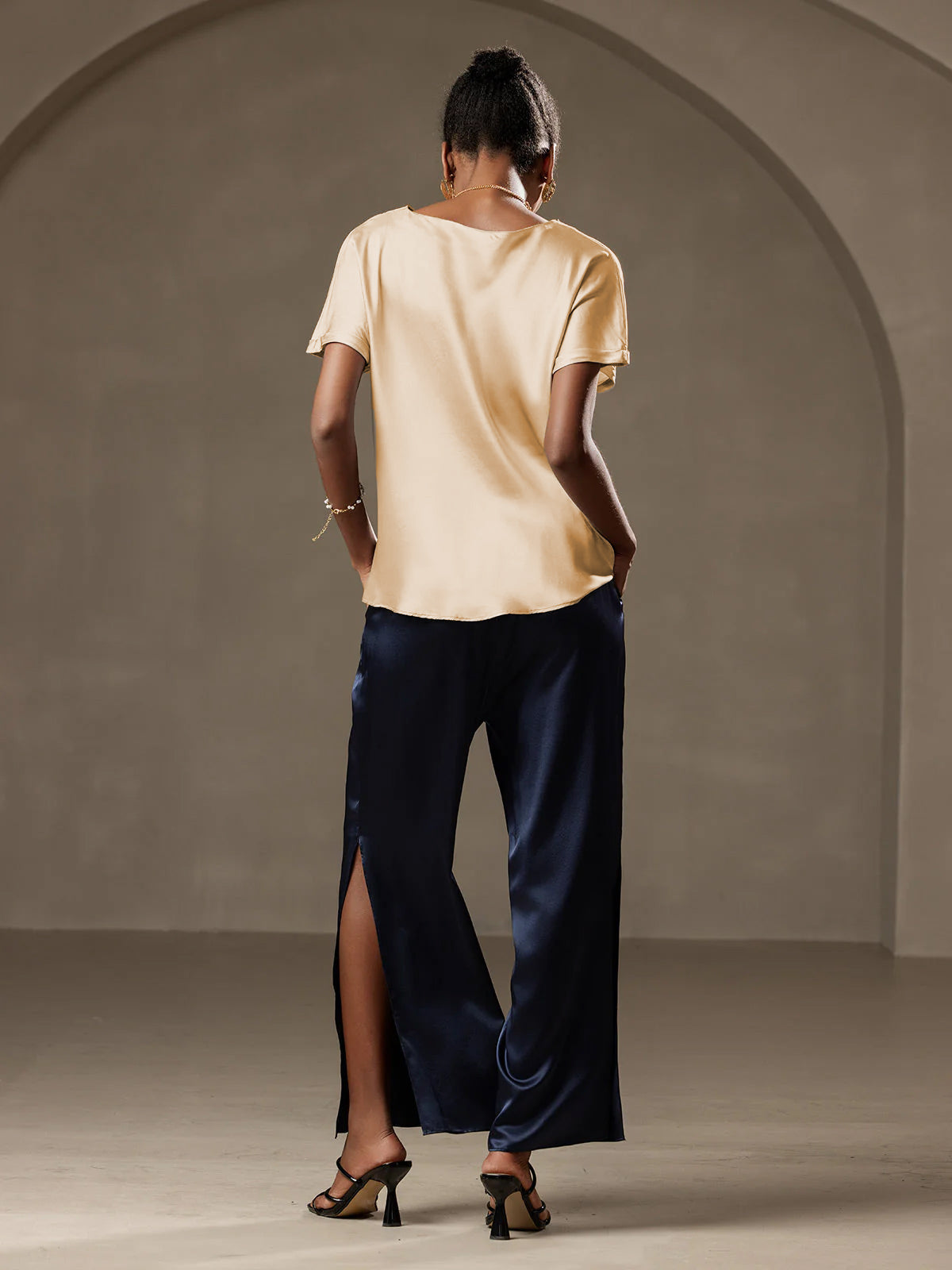 [Champagne] SilkSilky  19Momme Silk Round Neck Women's T-Shirt 002