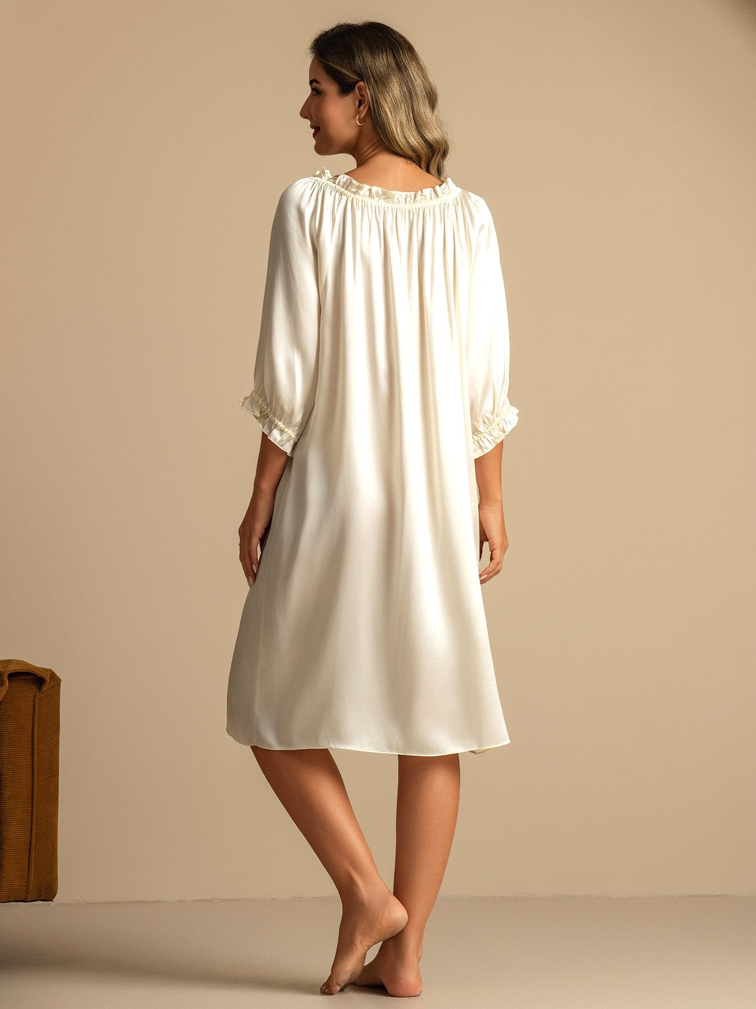 [White] SilkSilky Pure Silk Nightgown 002