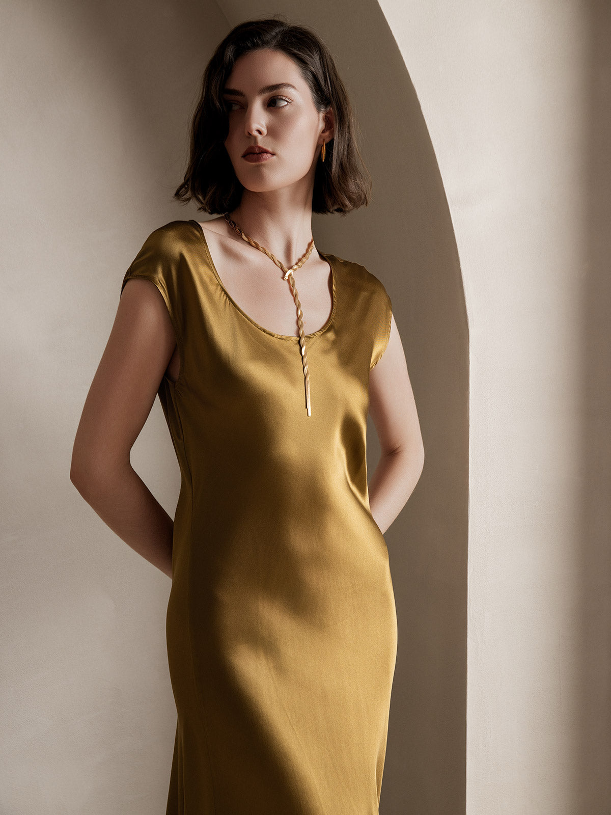 SilkSilky  19Momme Silk Sleeveless Round Neck Dress Brown 003