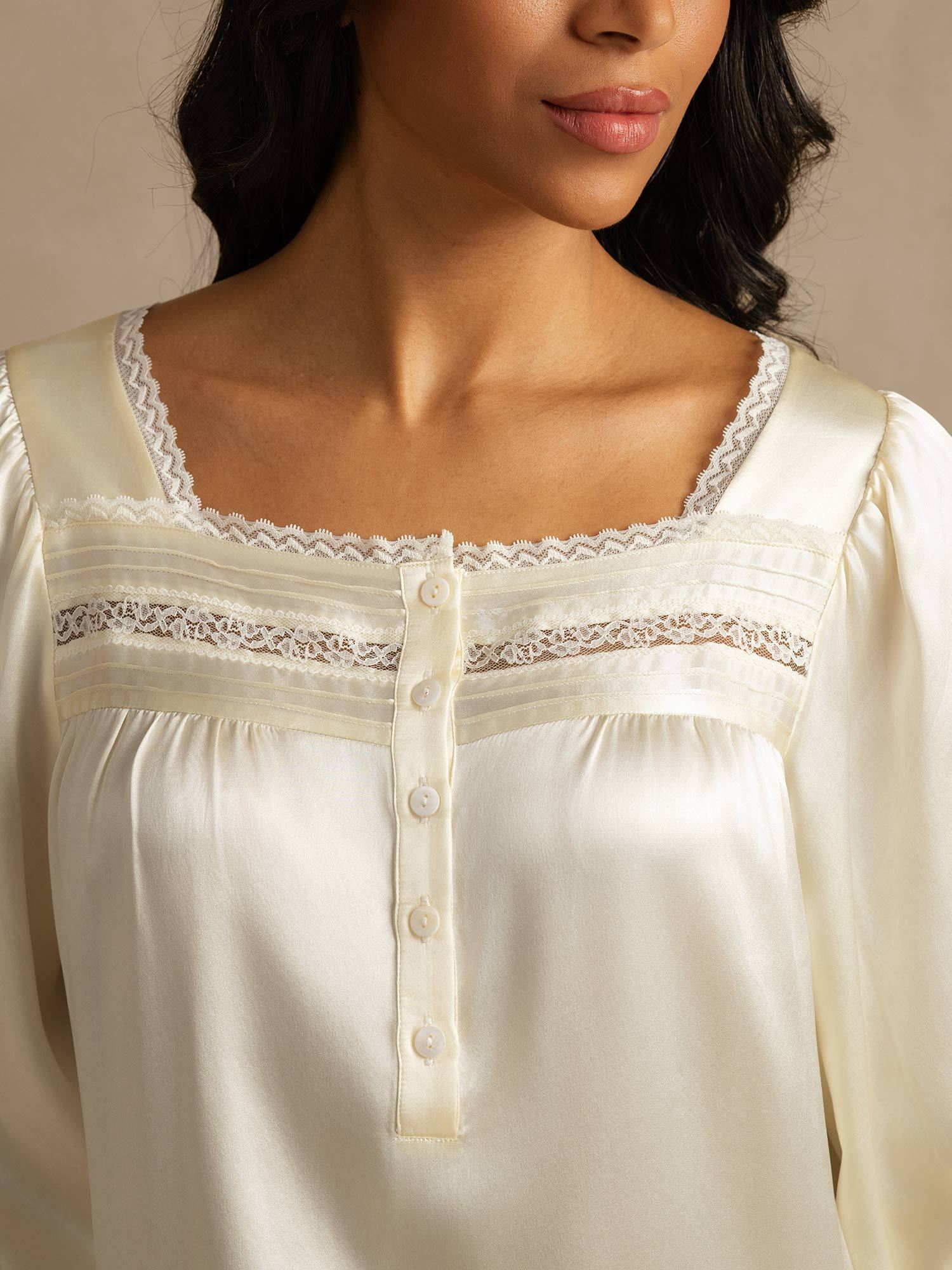 [White] SilkSilky Pure Silk Square Neck Nightgown 004