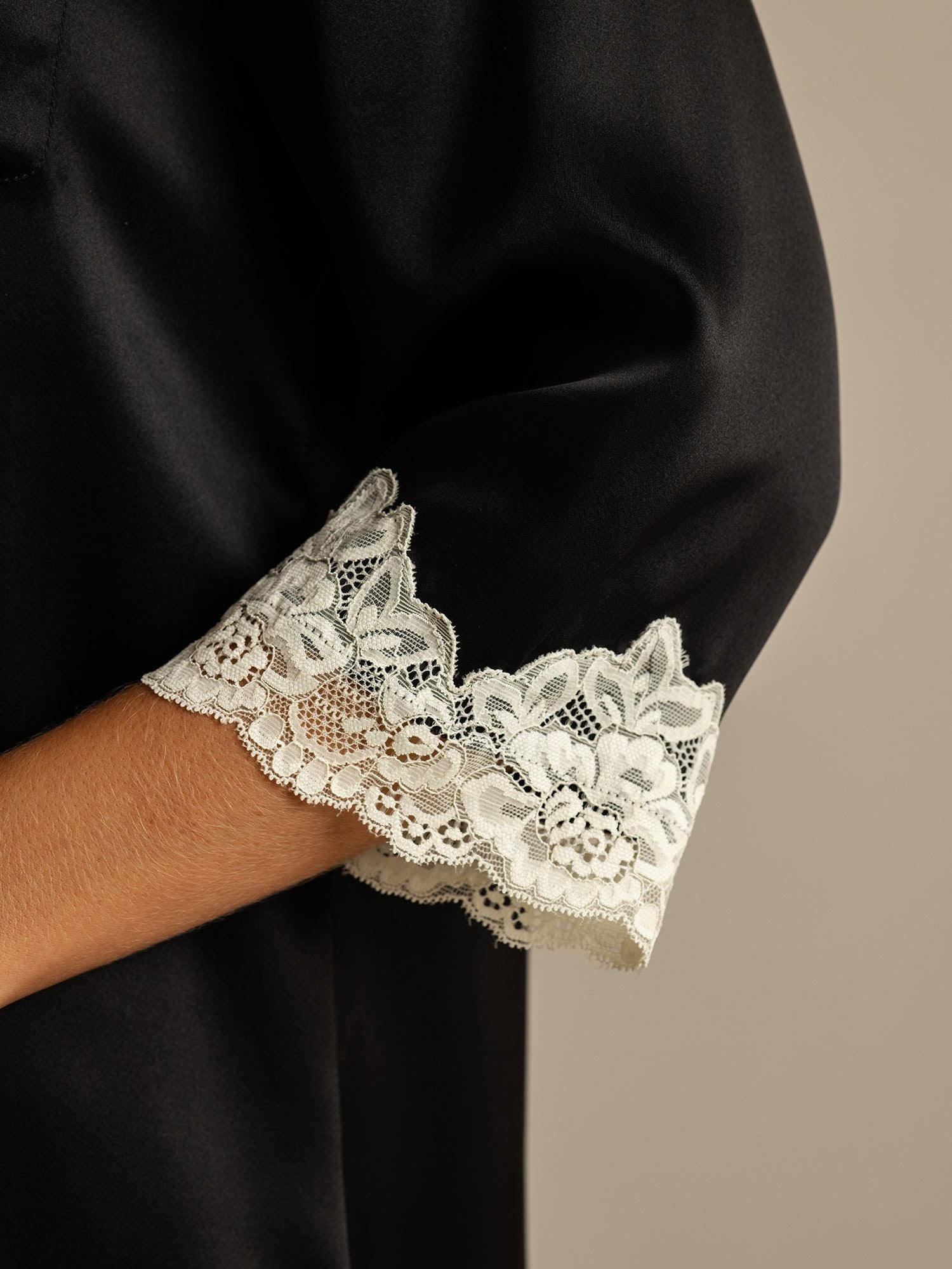 [Black] SilkSilky  Pure Silk Lapel Collar Nightshirt 005