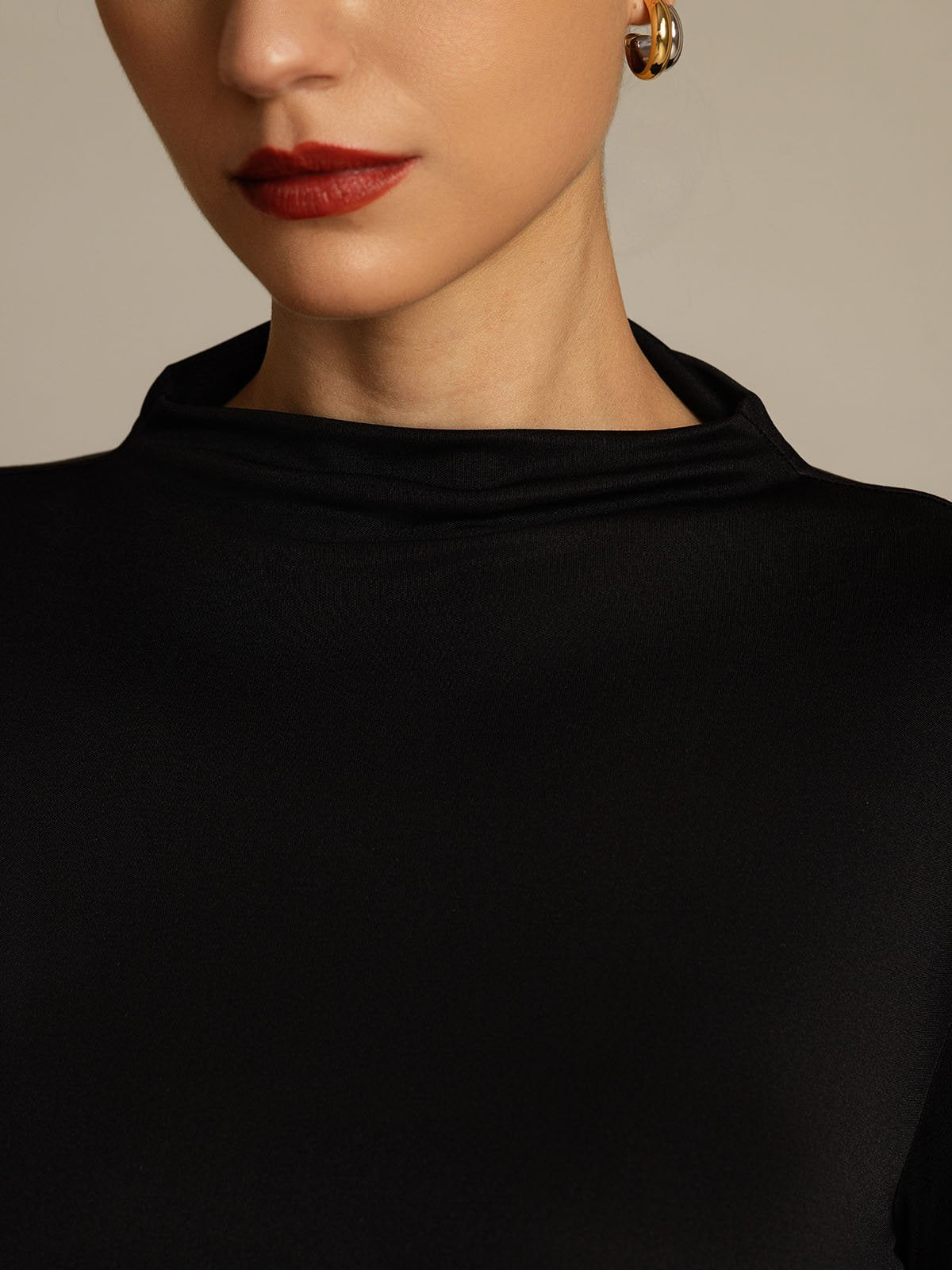[Black] SilkSilky  Pure Silk High Neck Women's T-Shirt 004