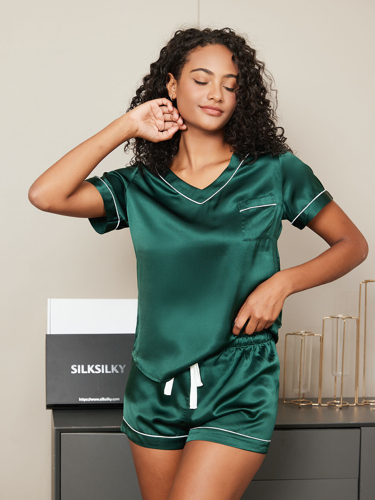 SilkSilky US Pure Silk Short Sleeve V Neck Women's Pajamas Green 002