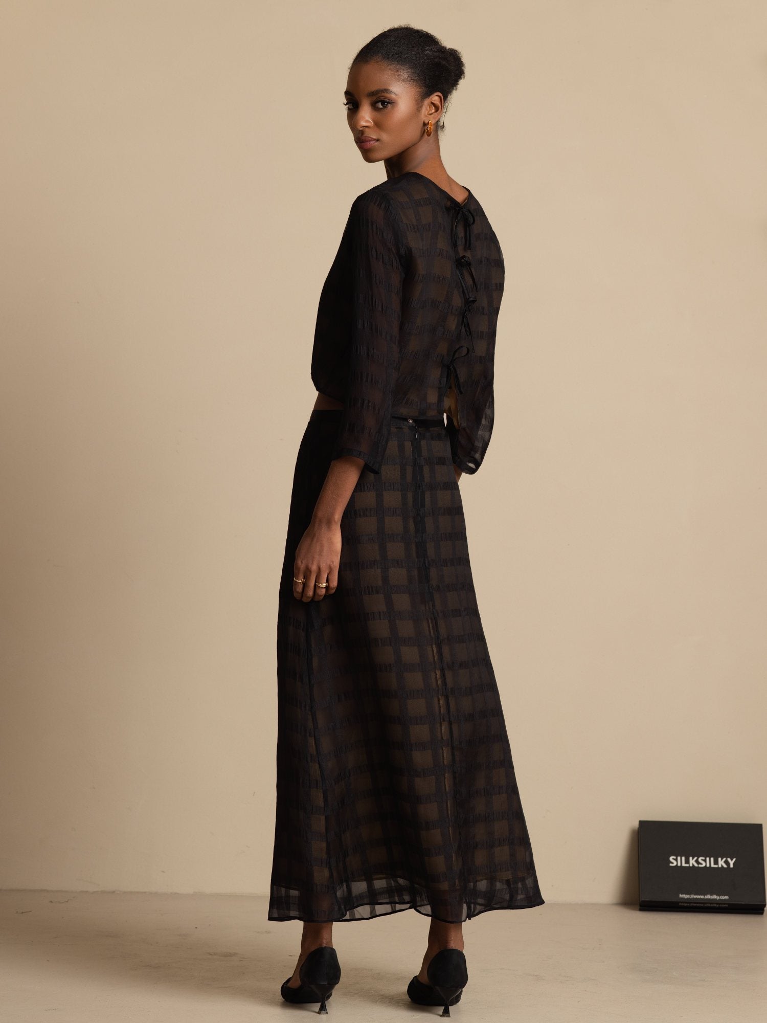 [Black] SilkSilky Pure Silk Long Sleeve Round Neck Women''s Outfit Sets 002