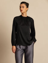 White 19Momme silk blouse with gathered neck, long sleeves and button detail