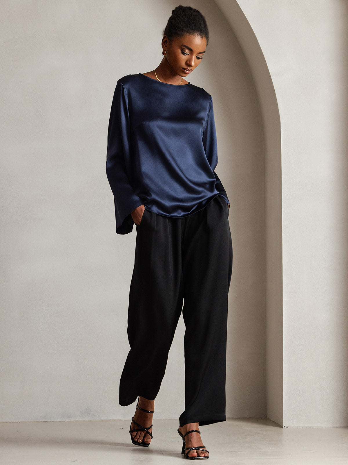 [Dark Blue] SilkSilky  19Momme Silk Round Neck Women's T-Shirt 004