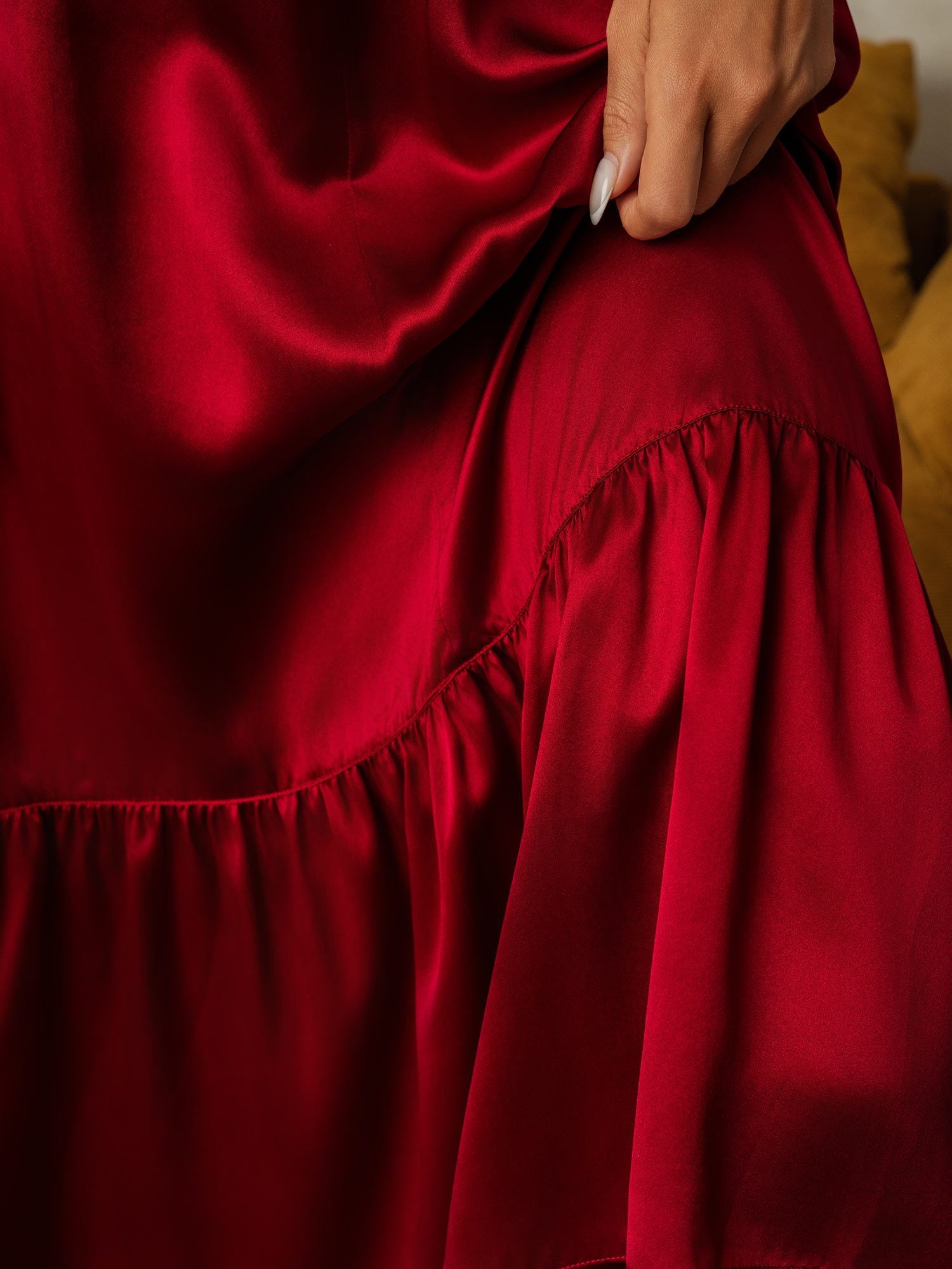 [Wine] SilkSilky Pure Silk Keyhole Neck Nightgown 006