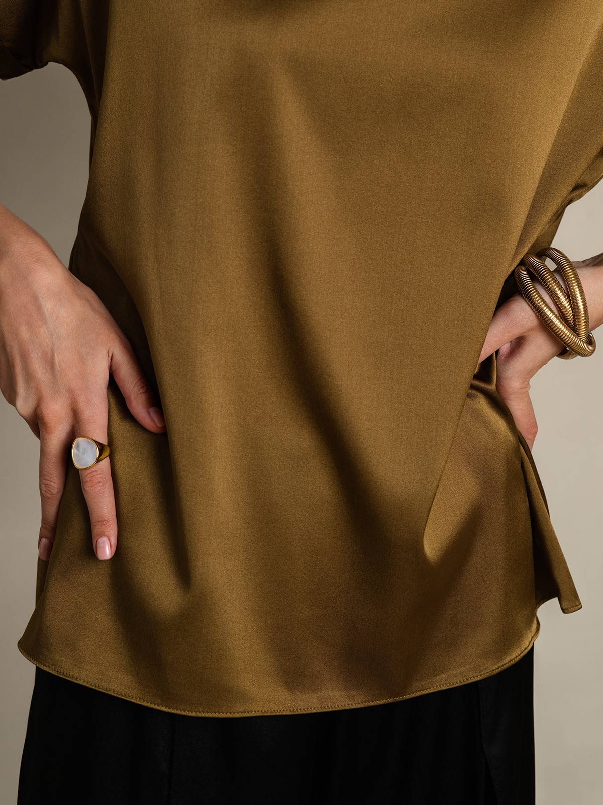 [Brown] SilkSilky  19Momme Silk Round Neck Women's T-Shirt 008