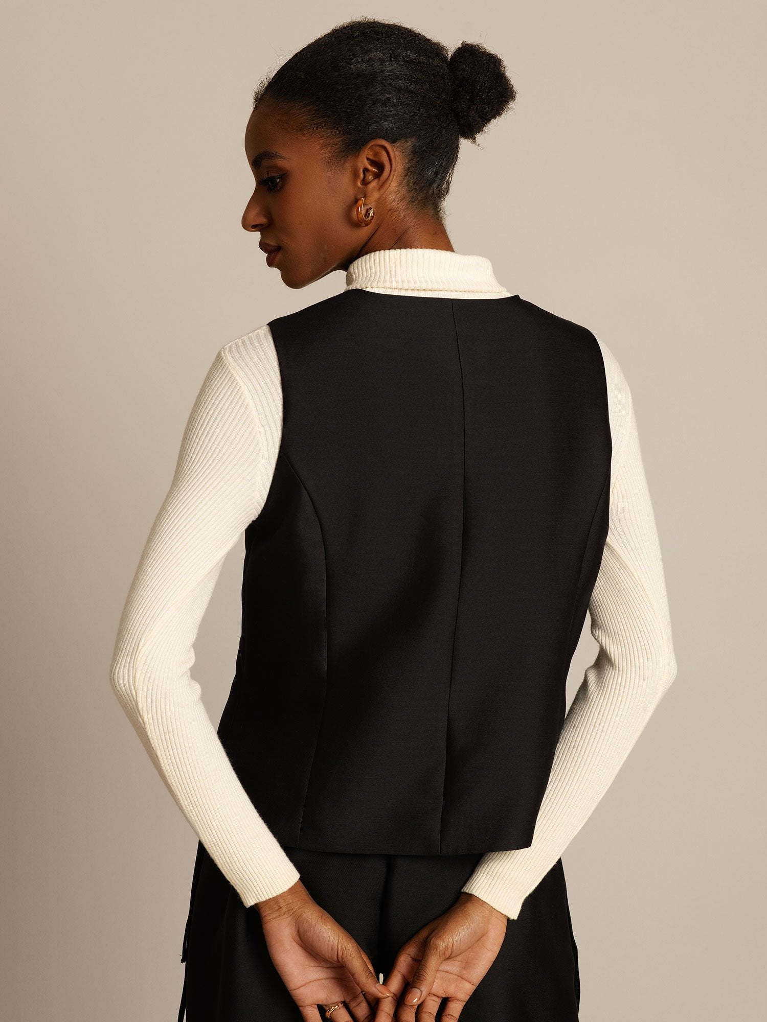 [Black] SilkSilky 32Momme Silk Womens Vest 002