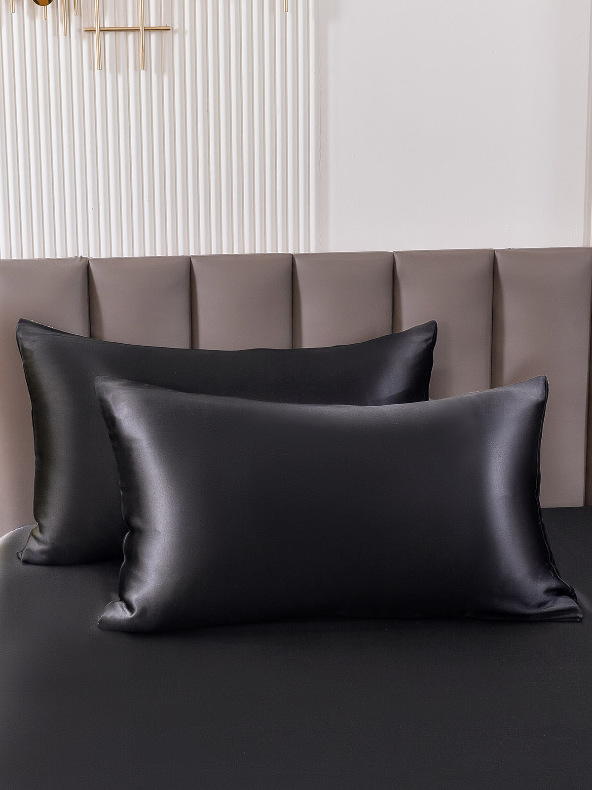 SilkSilky  19Momme Pure Silk Pillowcase Black 003