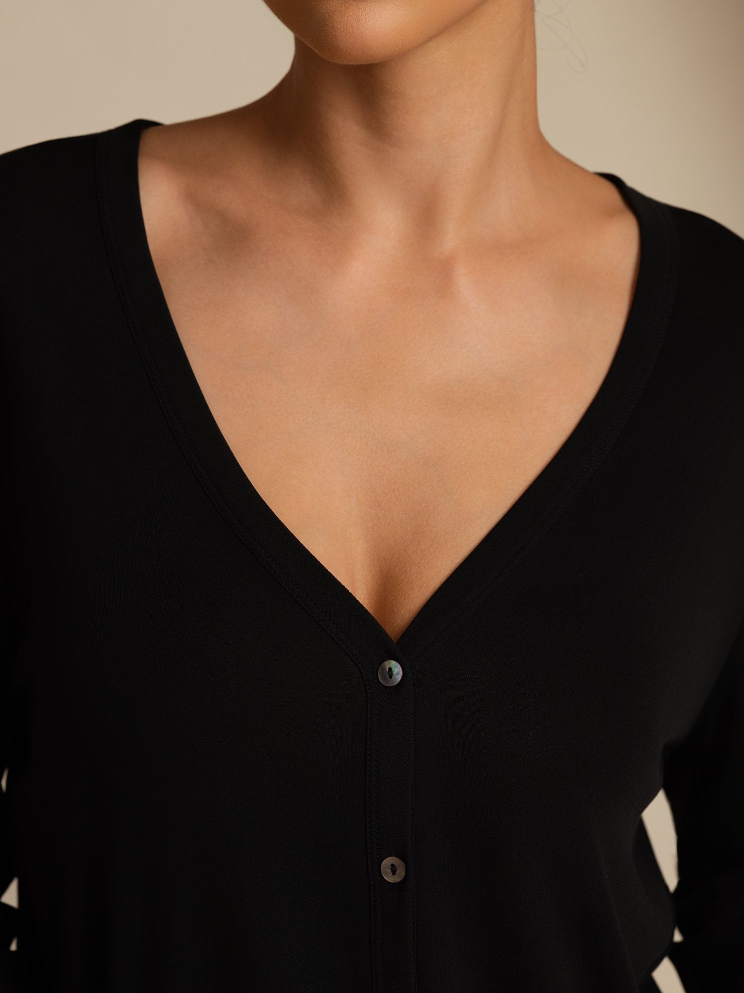 [Black] SilkSilky Silk Long Sleeve V Neck Women's Cardigan 005