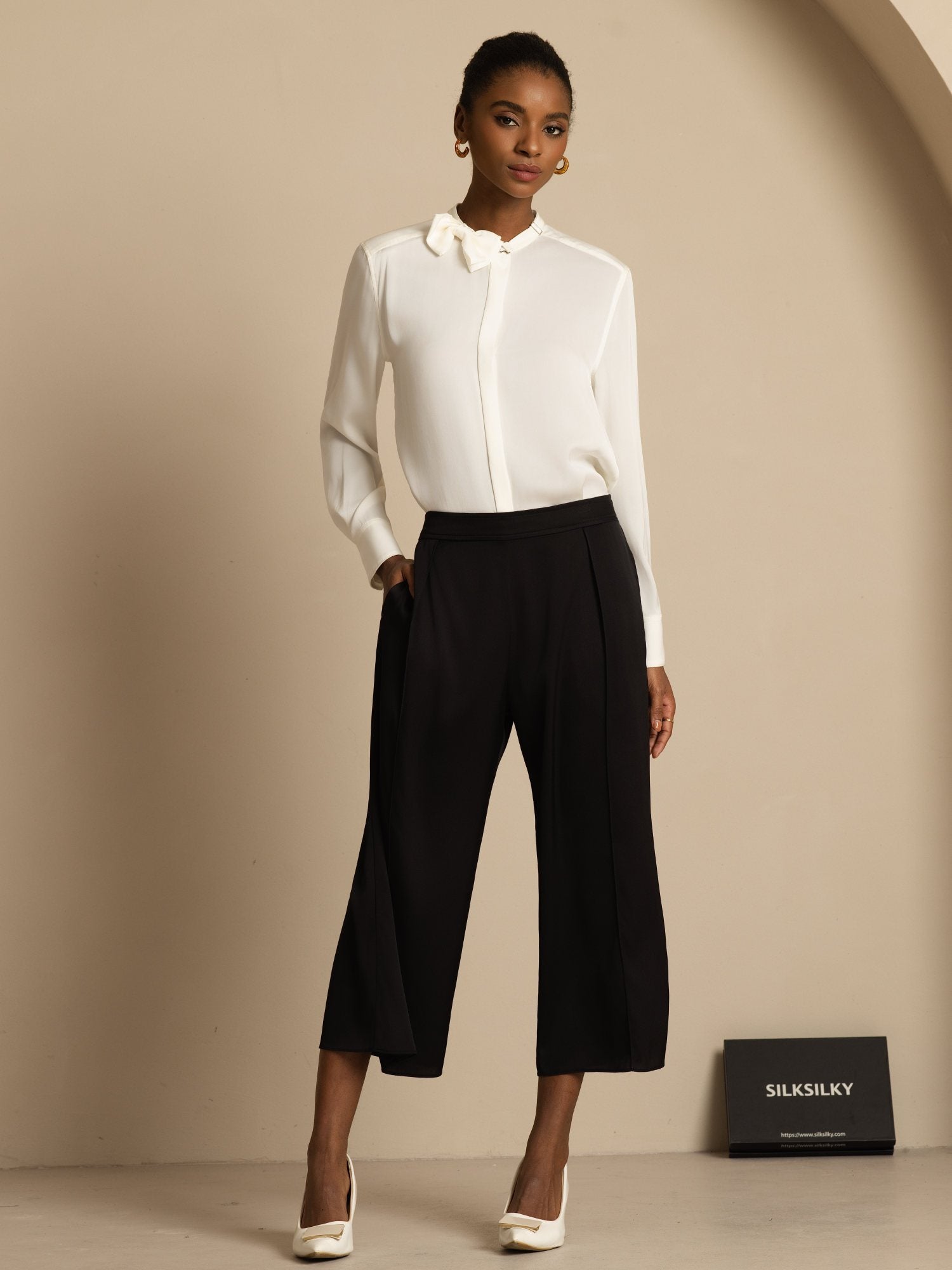 [White] SilkSilky 19Momme Silk Long Sleeve Collar Blouse 008