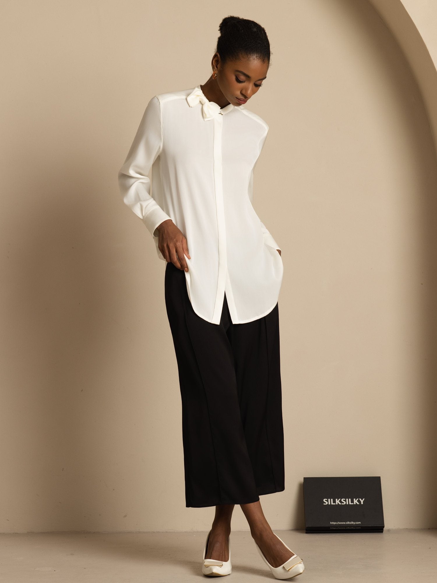 [White] SilkSilky 19Momme Silk Long Sleeve Collar Blouse 006