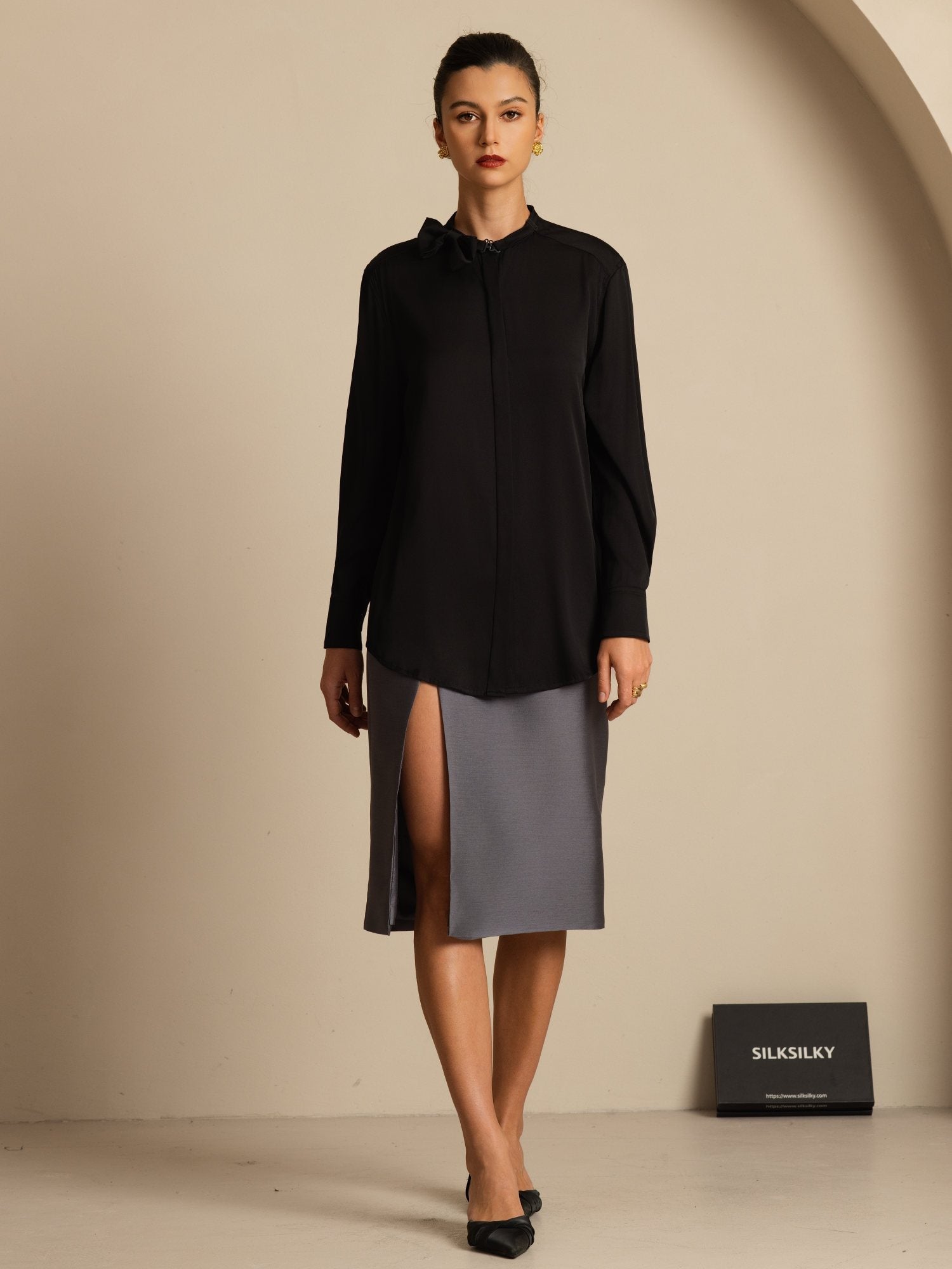 [Black] SilkSilky 19Momme Silk Long Sleeve Collar Blouse 008