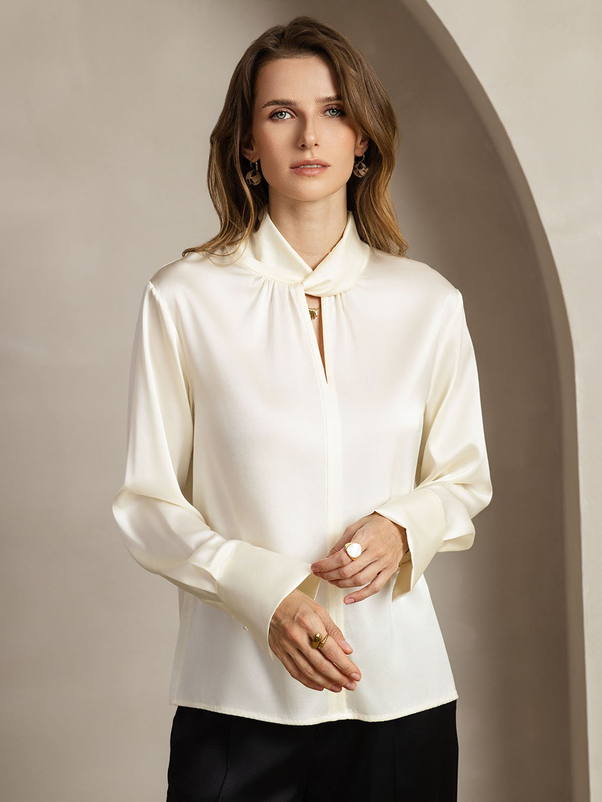 [Ivory] SilkSilky 19Momme Silk Keyhole Neck Women's Shirt 004