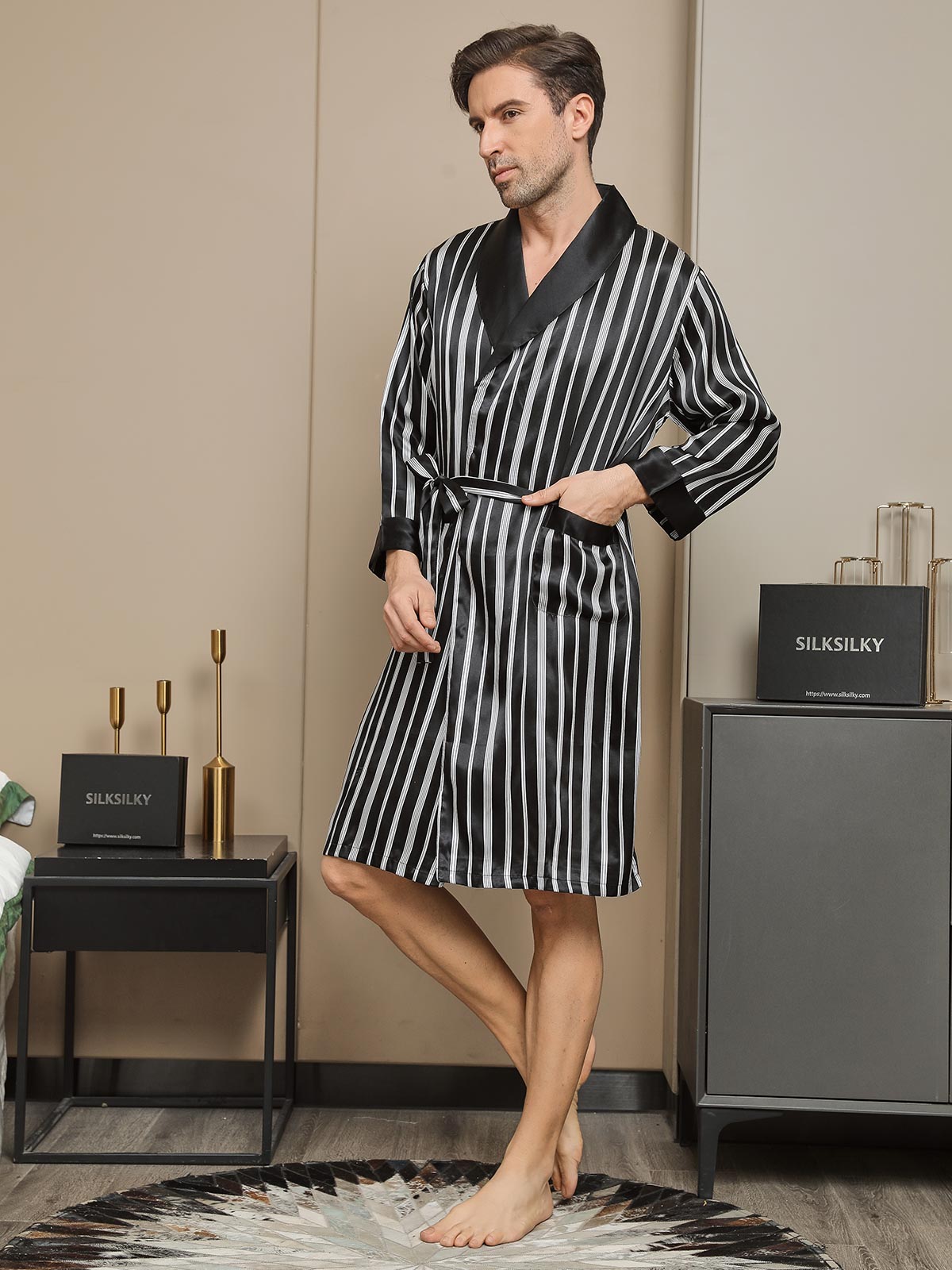 SilkSilky US Pure Silk Long Sleeve Mens Robe Black 001