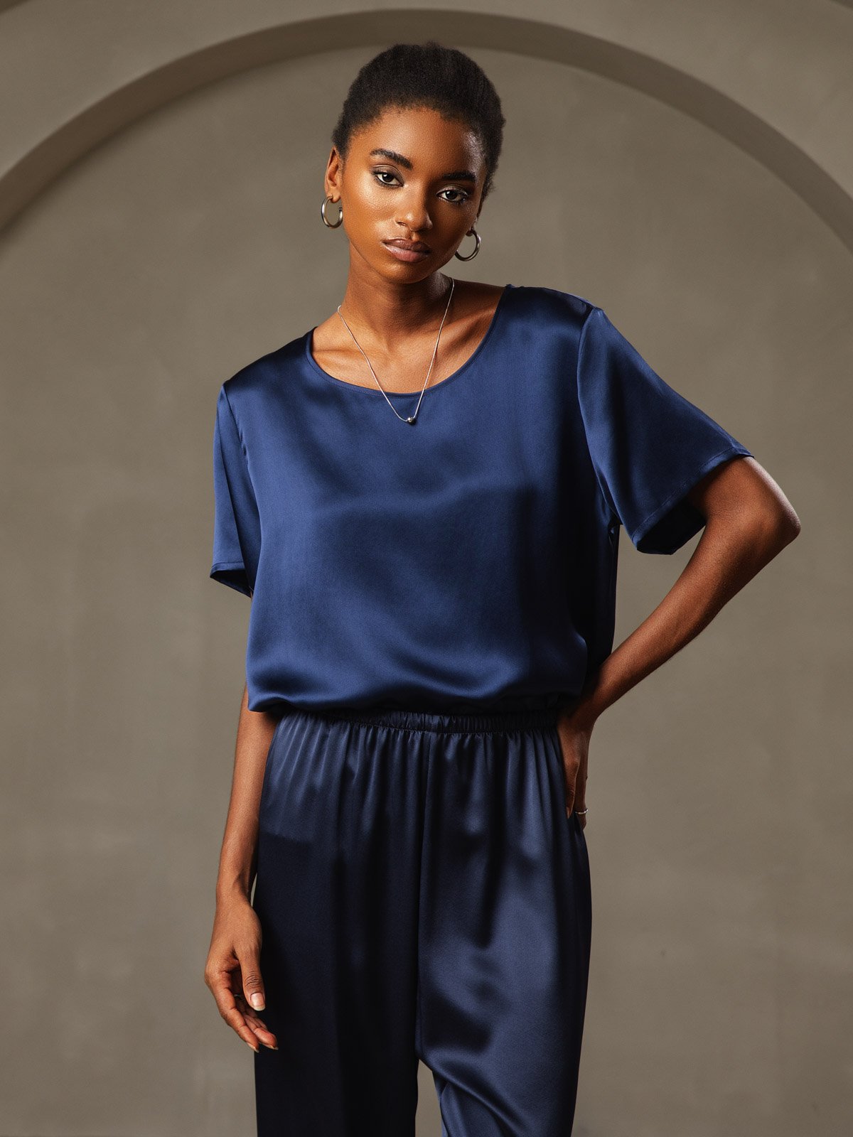 SilkSilky  Pure Silk Short Sleeve Round Neck Women's T-Shirt DarkBlue 001