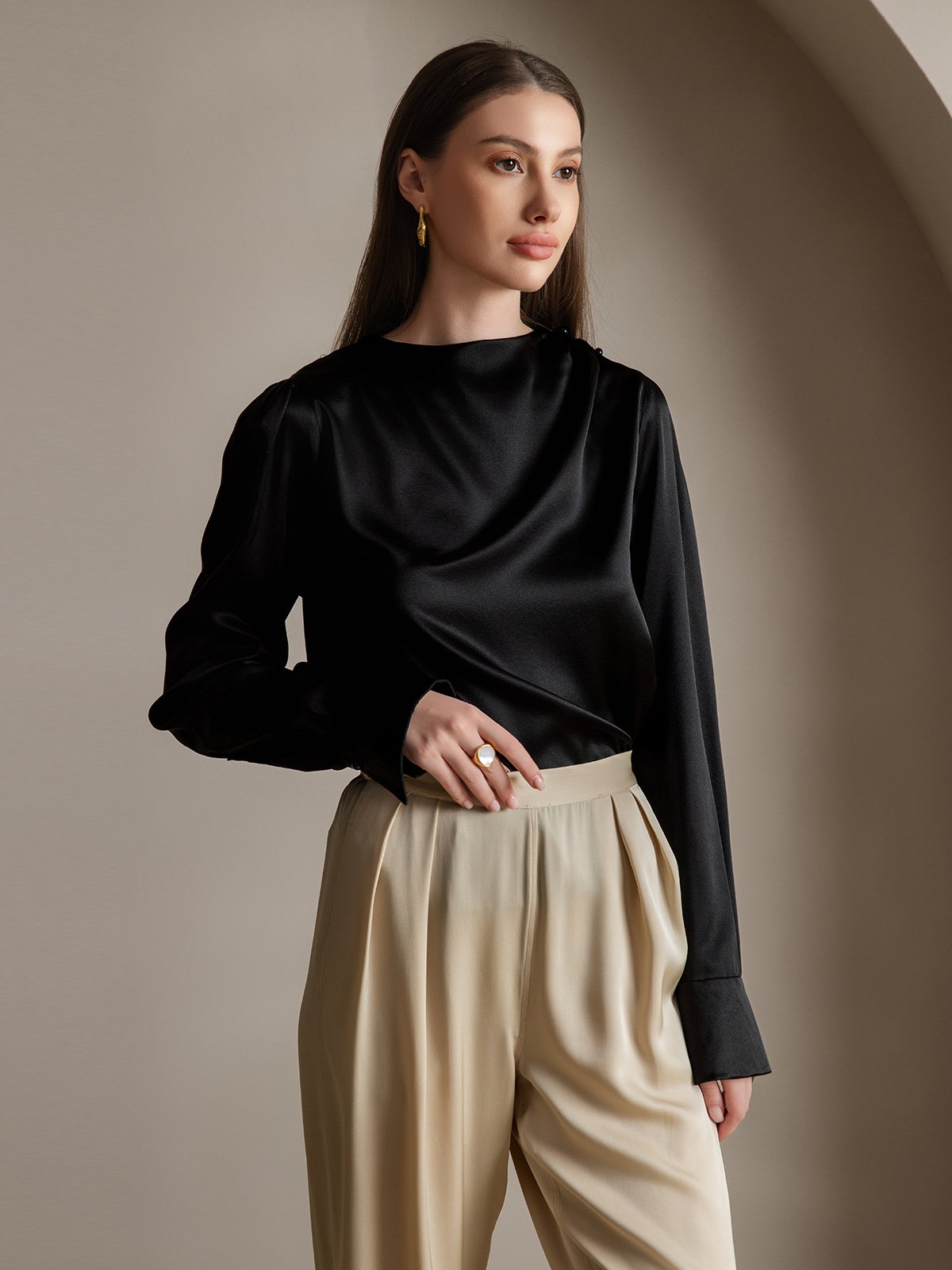 [Black] SilkSilky  19Momme Silk Boat Neck Women's Shirt 005