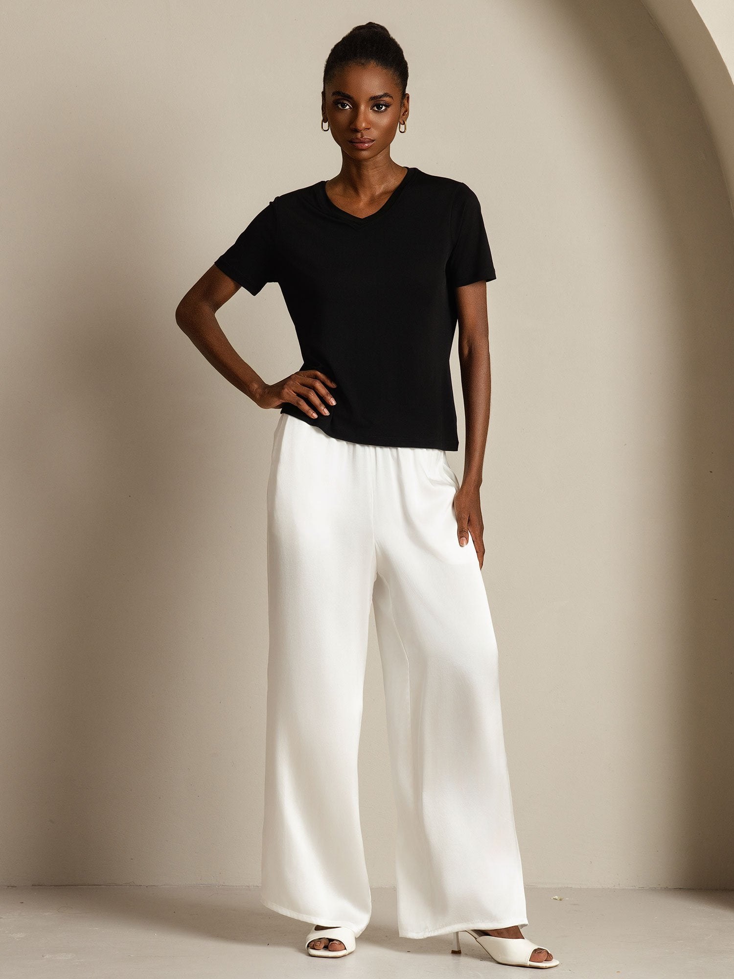 [Black] SilkSilky Pure Silk V Neck Women's T-Shirt 008