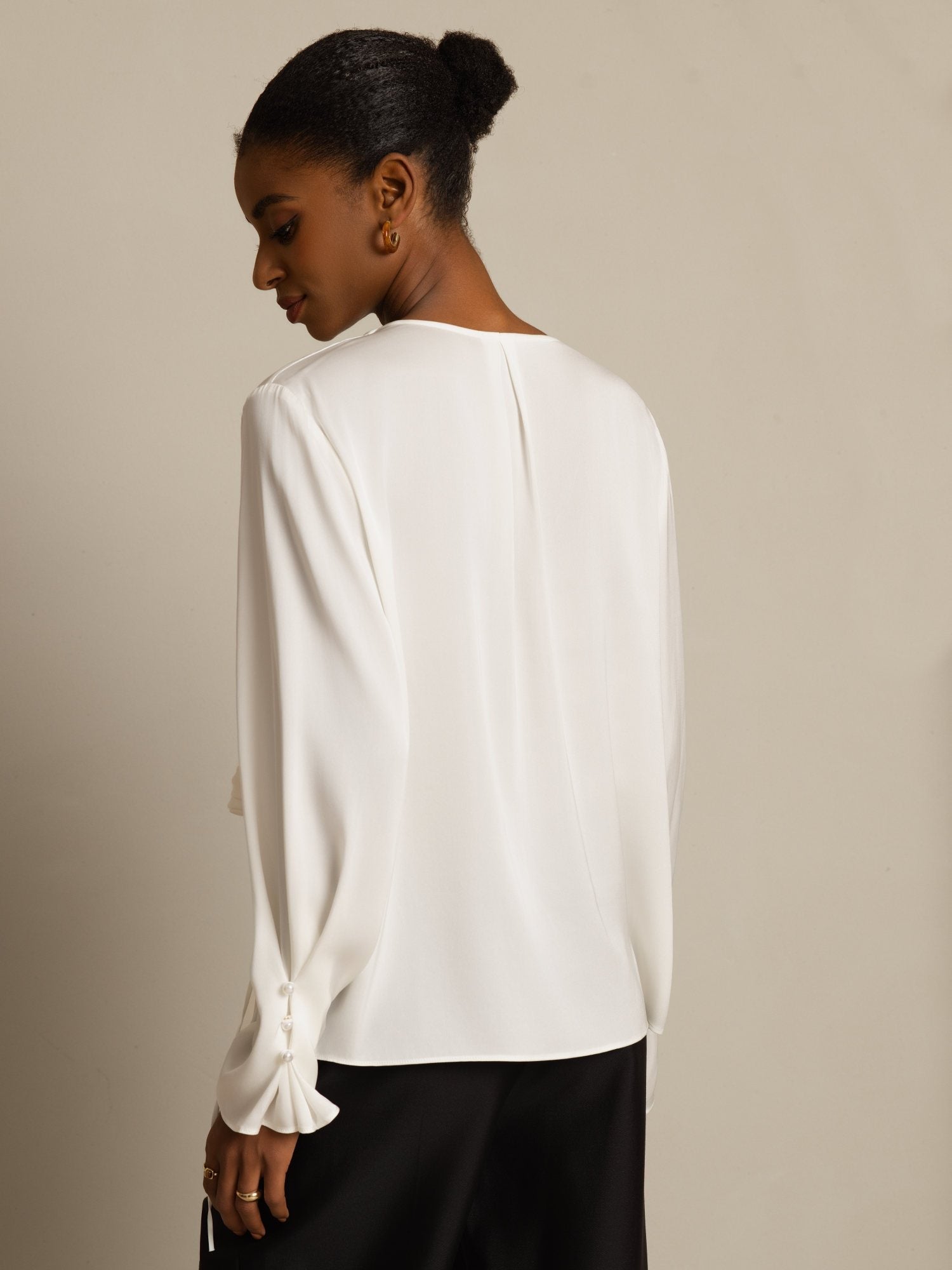 [White] SilkSilky 19Momme Silk Long Sleeve V Neck Blouse 002