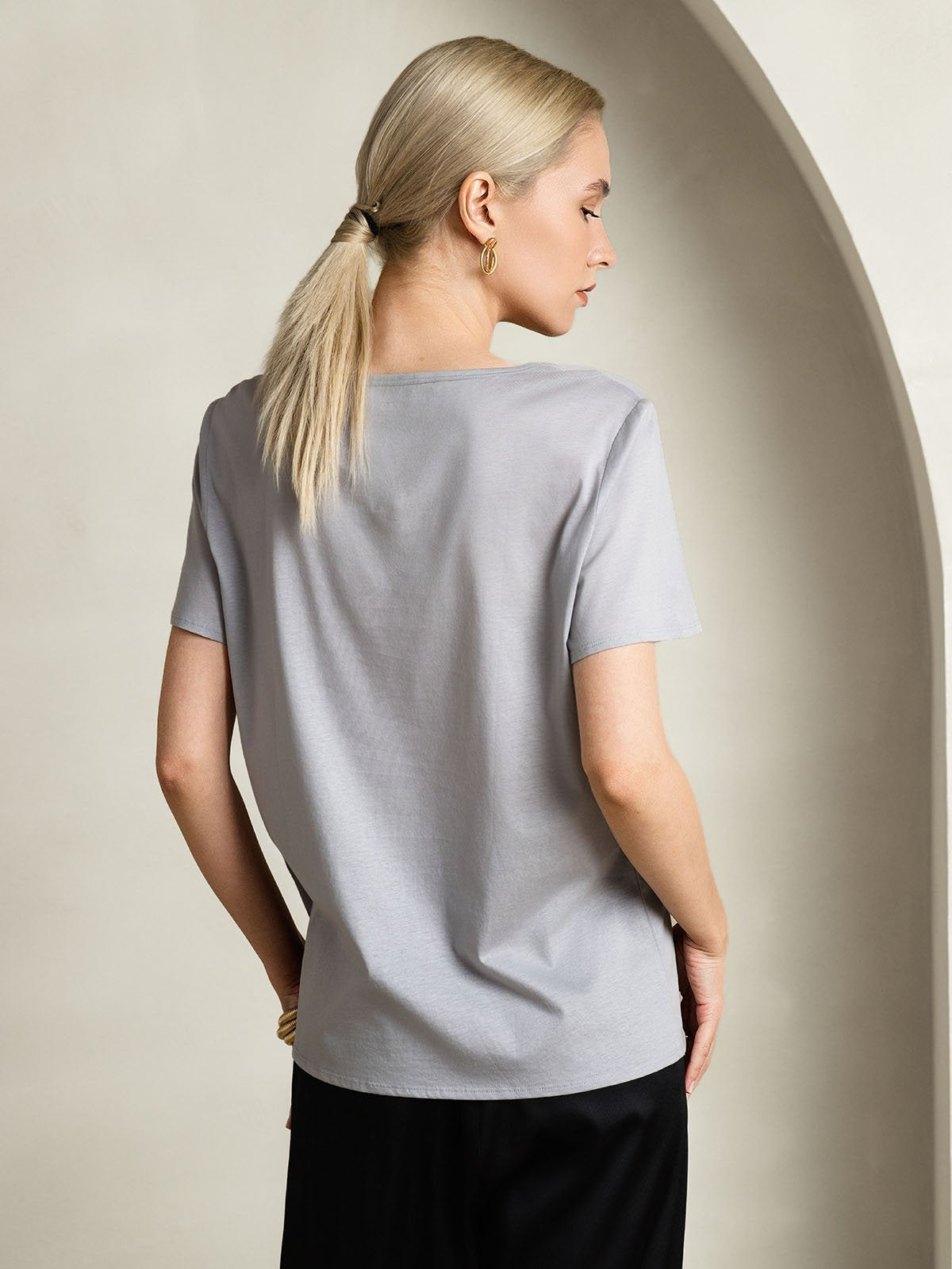 SilkSilky Silk Blend Short Sleeve V Neck Women's T-Shirt Gray 002