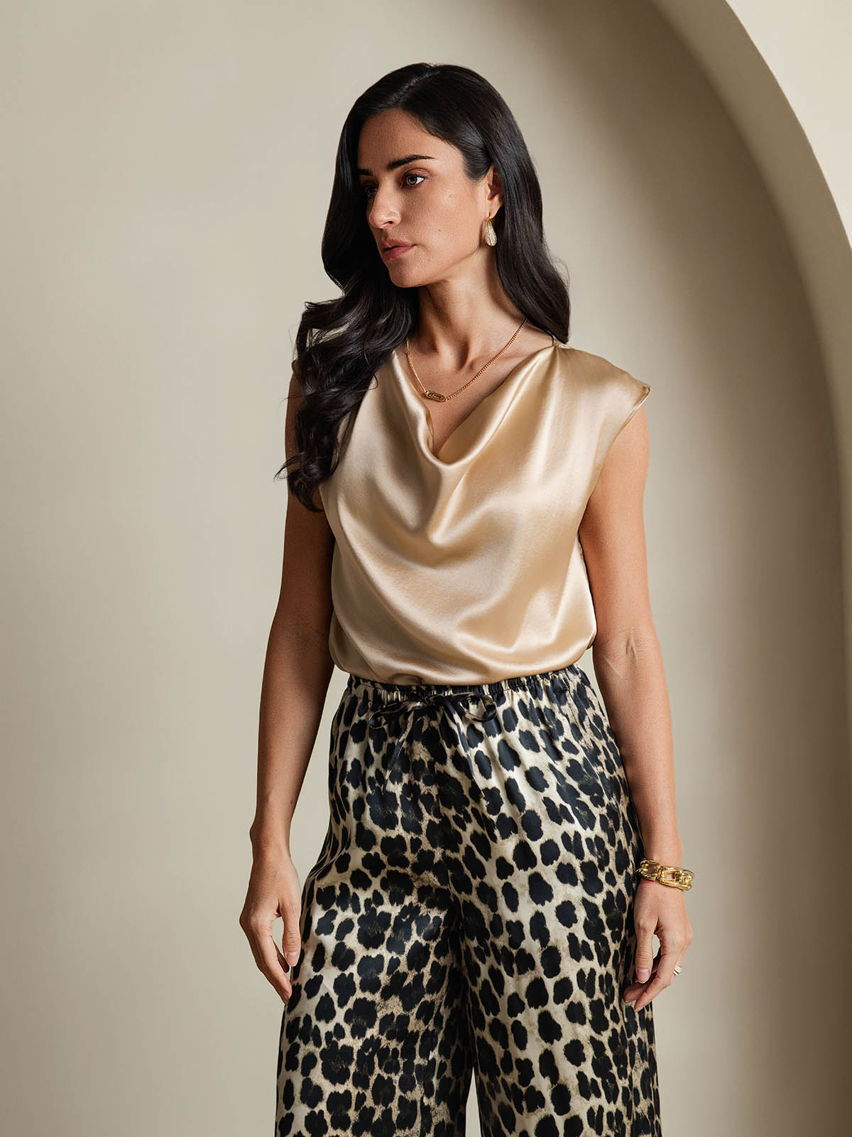 [Champagne] SilkSilky  19Momme Silk Cowl Neck Women's T-Shirt 006