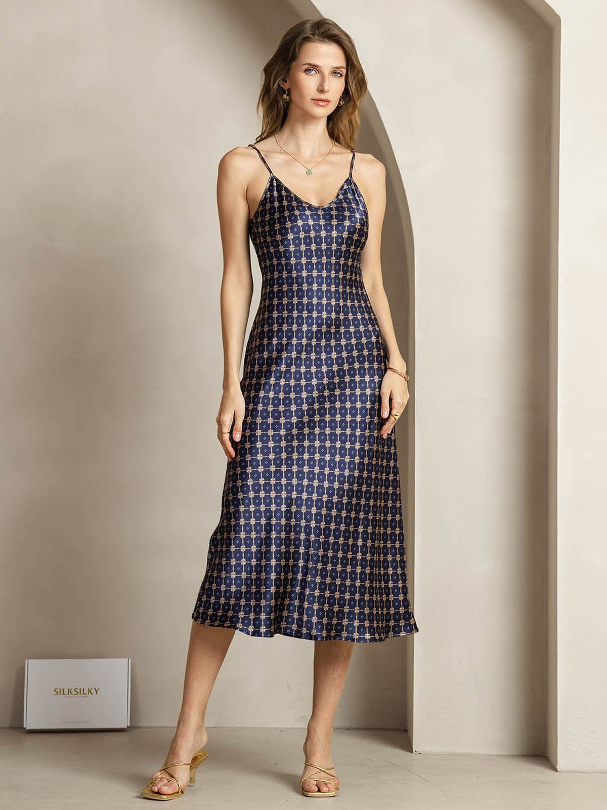 [Navy Chain] SilkSilky  19Momme Silk V Neck Dress 001,