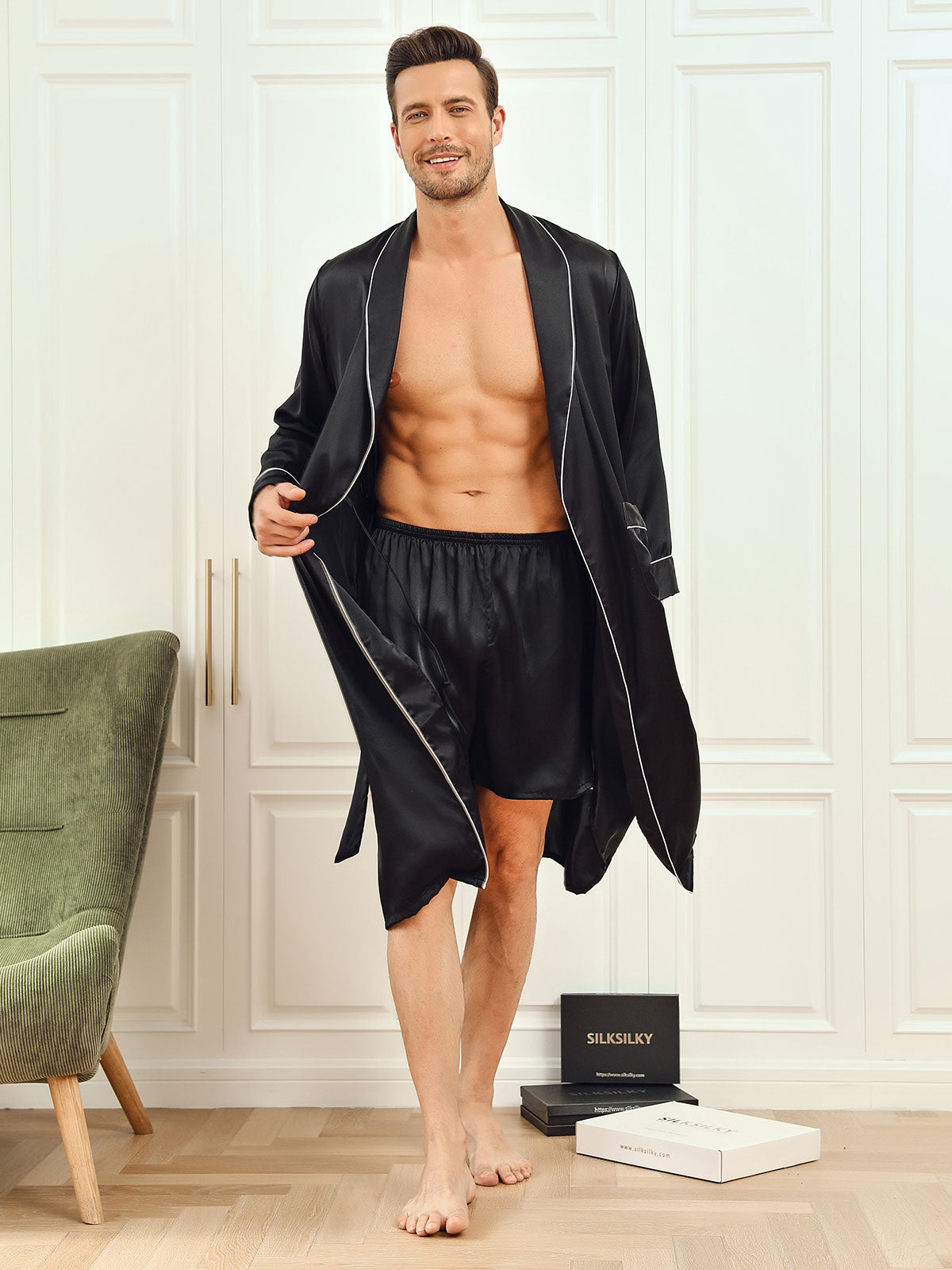 SilkSilky US Pure Silk Long Sleeve Mens Robe Black 004