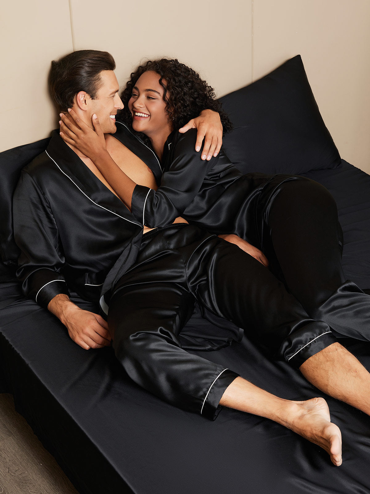 SilkSilky US Pure Silk Long Sleeve Couple Black 001